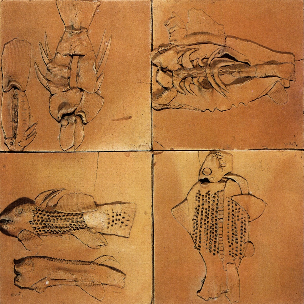К. Г. Субраманян. Риби и вкаменелости ІІІ, 1976. • Теракота, 55.5 x 55.5 cм. 